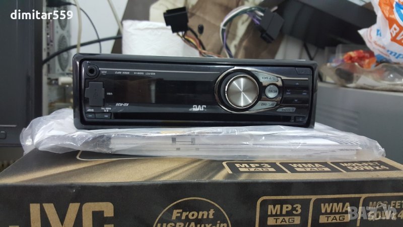 Авто CD със MP3 и USB JVC, снимка 1