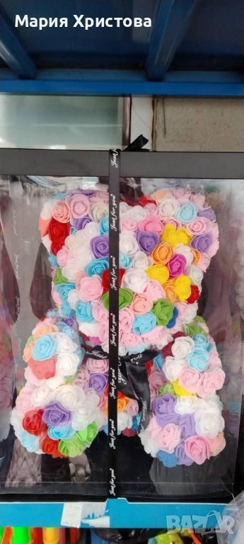 Мече от разноцветни рози в луксозна кутия, снимка 1
