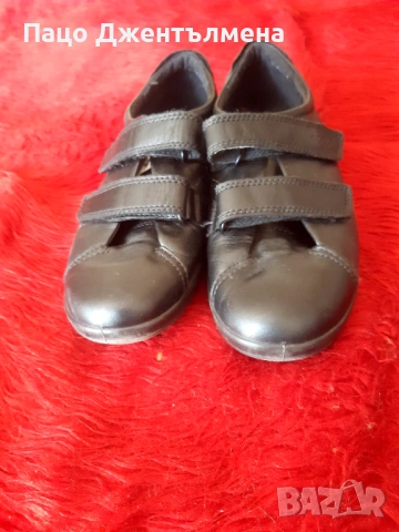 Леки кожени маратотки