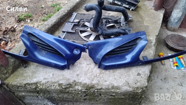 Челни решетки между фаровете от Рено Меган 1 за Renault Megane I решетка под капак, снимка 1