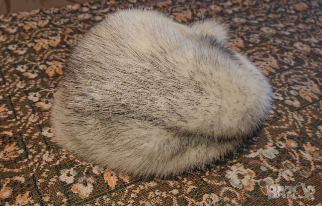 Дизайнерска шапка - Raija Makinen , снимка 2 - Шапки - 38326167