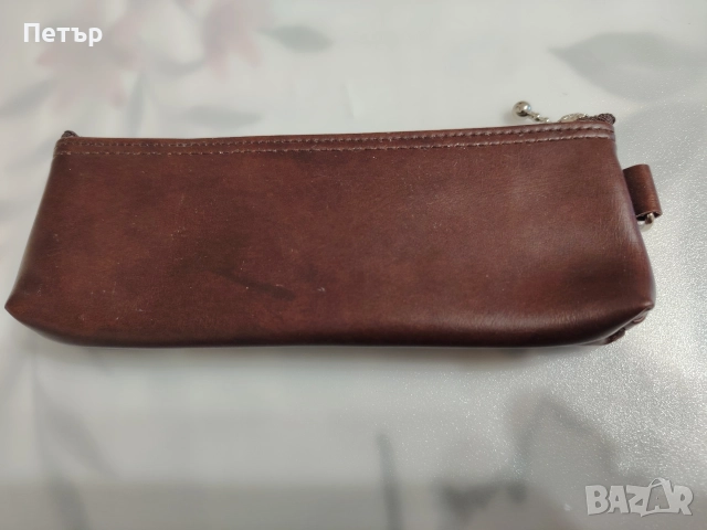 Кафяв кожен калъф за ключове или портфейл с надпис "Pok'n'roll" и етикет "UNITED TRADING.TOKYO"., снимка 3 - Портфейли, портмонета - 52920473