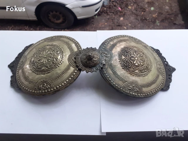 Голяма стара пафта пафти чапрази - сачан - за носия, снимка 2 - Антикварни и старинни предмети - 50839328