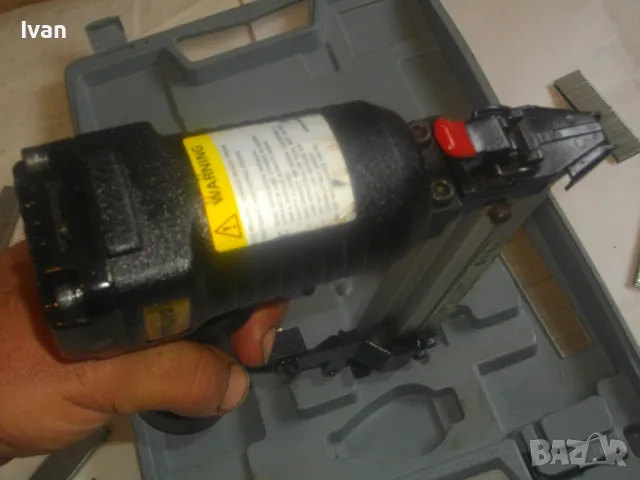 Нидерландски ПНЕВМАТИЧЕН ТАКЕР FERM за скоби 12-25мм в куфар Почти нов ОТЛИЧЕН Quick система глава, снимка 12 - Други инструменти - 47782115