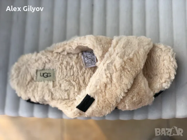 Дамски чехли Ugg в бежов цвят