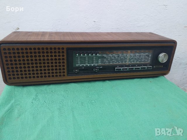 Grundig RF 711 Радио, снимка 1 - Радиокасетофони, транзистори - 31144263