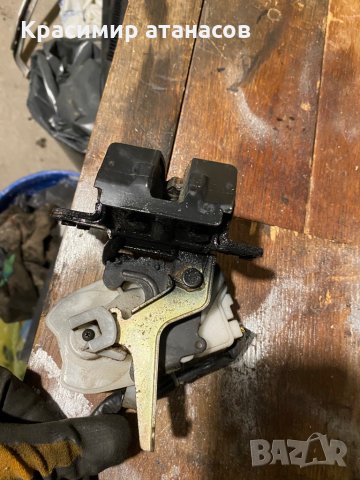 Брава заден капак за Тойота Авенсис версо.2001-2004