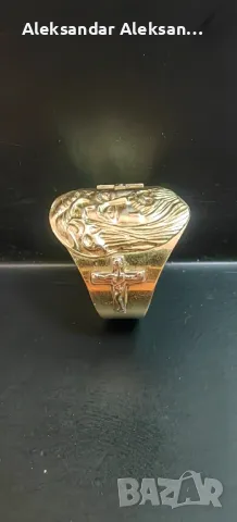 Златен пръстен със лика на ИСУС ХРИСТОС