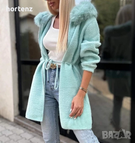 Кашмирена жилетка с качулка и подвижен пух , снимка 2 - Жилетки - 52472092