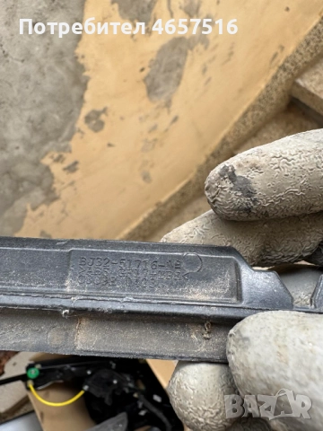 Лайсна на задна дясна врата на Range Rover Evoque само за 20лв. BJ32-51716-AE, снимка 3 - Части - 52520630