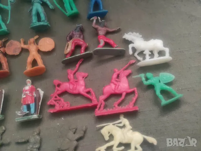 Продавам пластмасови войници , индианци ..., снимка 5 - Колекции - 48219693