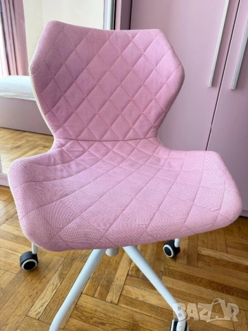 Столче въртящо на колелца с регулиране височина, снимка 2 - Столове - 54094379