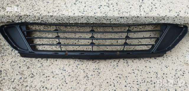 Централна долна решетка за BMW 2 (F45) 2015-2021, снимка 2 - Части - 51204006