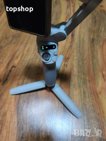 НОВ, ПРОВЕРЕН Гимбал за смартфон DJI - Osmo Mobile SE, бял  DJI Osmo Mobile SE е гимбал за смартфон, снимка 4 - Чанти, стативи, аксесоари - 53127038