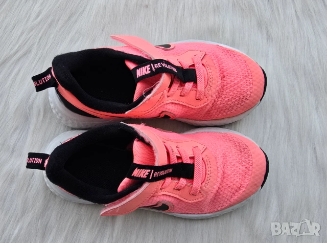 Детски маратонки Nike Revolution №27/28, снимка 2 - Детски маратонки - 54047012