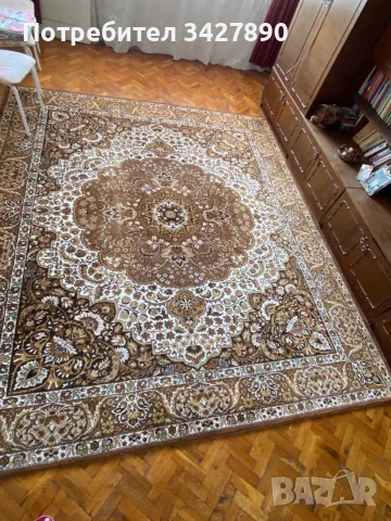 Продавам голям килим