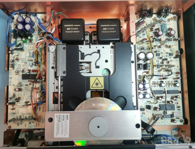 Висок клас плеър CD Onkyo dx 6870, снимка 7 - Ресийвъри, усилватели, смесителни пултове - 54175032