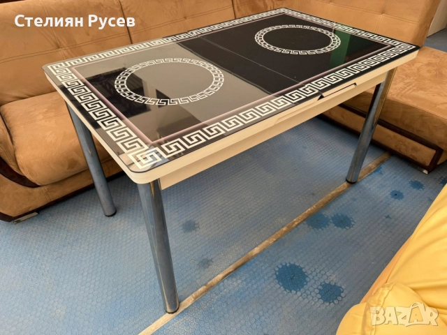 041165  версаче стъклена трапезна  маса  130/80см   -цена 150 лв или 76.69  евро  смр  - стъклен пло