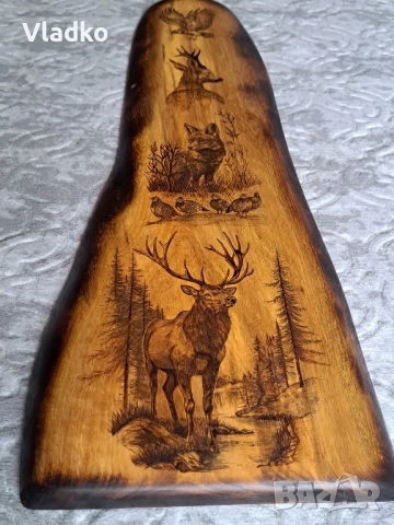 Ръчно гравирана дъска от орех
