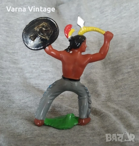 Войници Индианец с томахавка и щит. ГДР (Германия). , снимка 2 - Колекции - 54132017