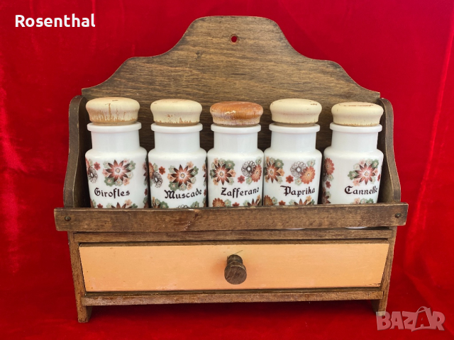 Бурканчета за подправки с етажерчица