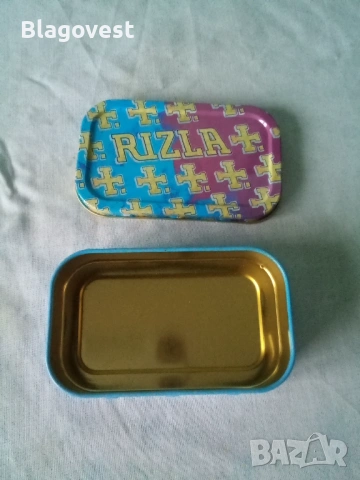 Кутийка Rizzla