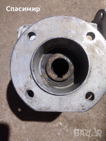 Ел двигател с редуктор 370w на 1680 об изходящи 84 обр френски Фи 24мм, снимка 9 - Електродвигатели - 51610462