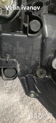 десен фар за тойота приус, снимка 3 - Части - 51918318