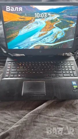 Геймърски лаптоп HP Omen 17
