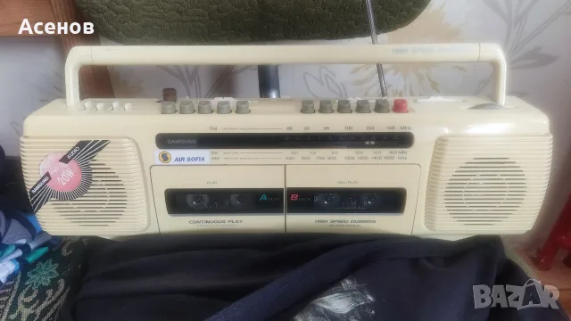 Продавам касетофон Samsung 