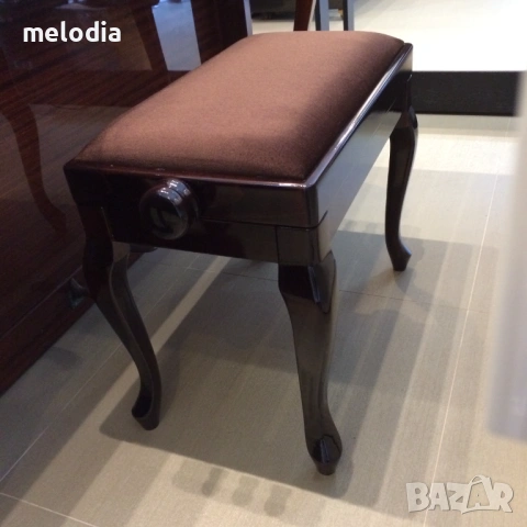 Нов стол за пиано DISCACCIATI - 107 SM, с механизъм за повдигане на седалката, снимка 4 - Столове - 52814232