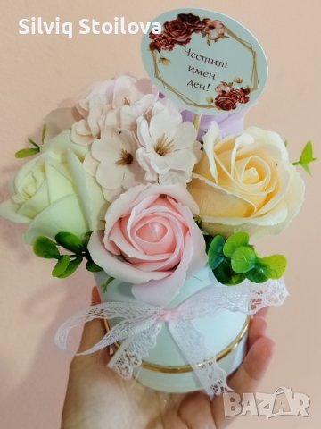 Нежни букети със сапунени цветя, снимка 1 - Подаръци за жени - 40295598