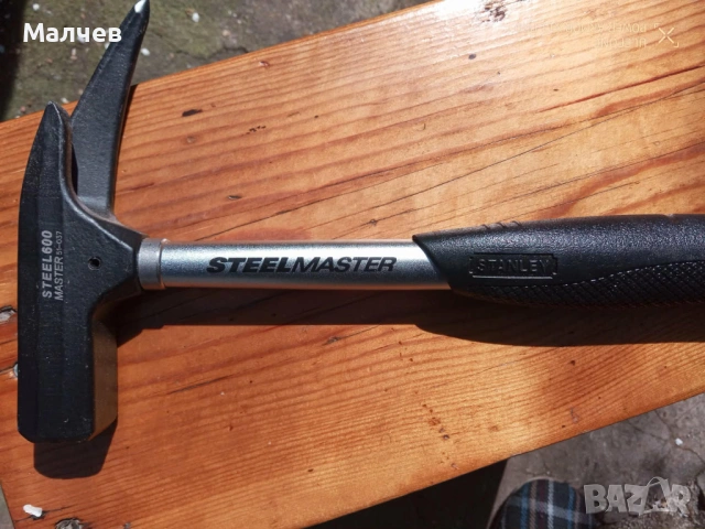 продавам чисто нов кофражен чук-STANLEY/600g