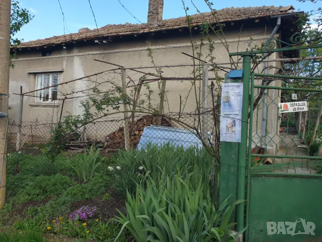 Продавам къща в кв. Бряг, снимка 5 - Къщи - 50384874