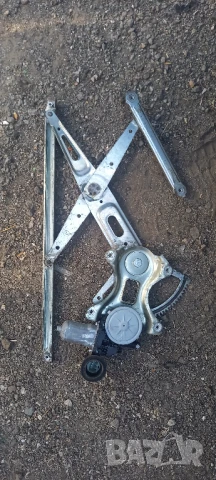 Преден десен стъклоповдигач Lexus IS II, снимка 2 - Части - 51320257