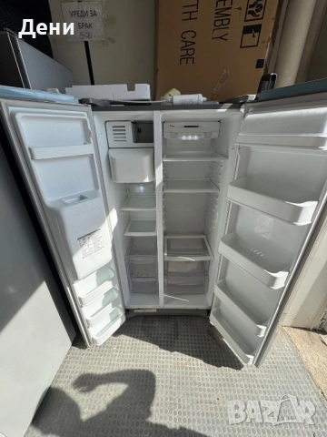 Хладилник LG двувратка , снимка 2 - Хладилници - 51612205