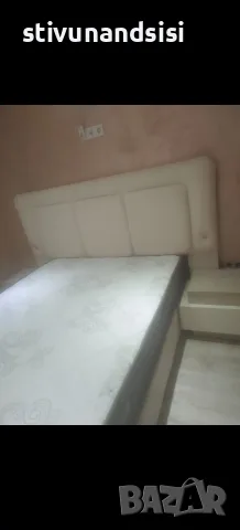 тапицирана спалня +2нощни шкафчета