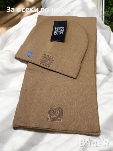 Комплект Шапка и Шал Gucci🧣Loewe🎩Код D1528, снимка 8 - Шалове - 48341480