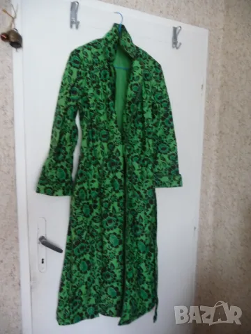 Пеньоар зелен нов от социализма 1976 година с етикет домашен