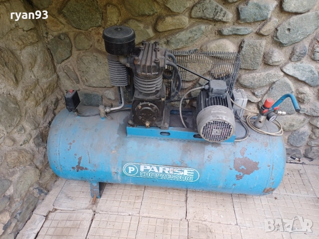 Трифазен компресор за въздух PARISE COMPRESSORI - 300л+
