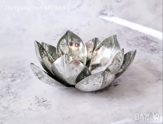 Свещник лотос