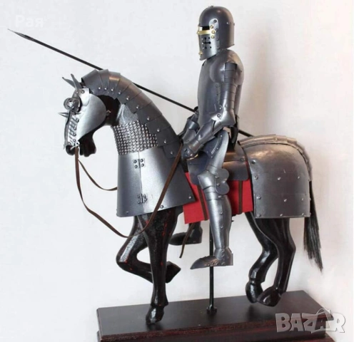 Голяма декоративна фигура: Рицар на кон от метал и дърво 57 см