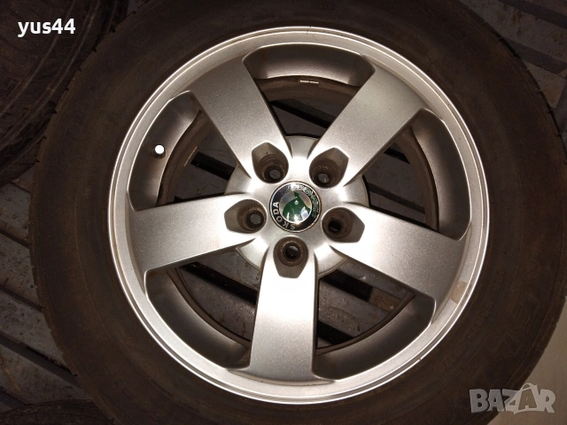 Алуминиеви джанти и гуми 15 оригинални Шкода Октавия, снимка 3 - Гуми и джанти - 53215012