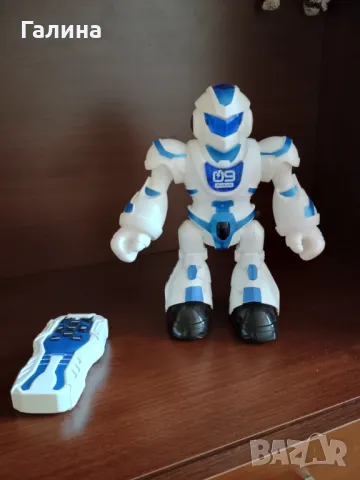 Робот с дистанционно 