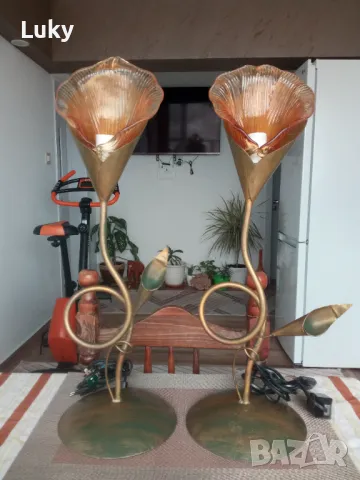 Стилни и красиви,антикварни, нощни лампи.Обявената цена е за двете., снимка 2 - Настолни лампи - 49612658