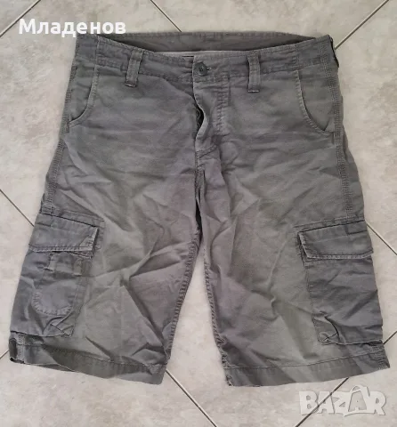 Къси панталони Carhartt .