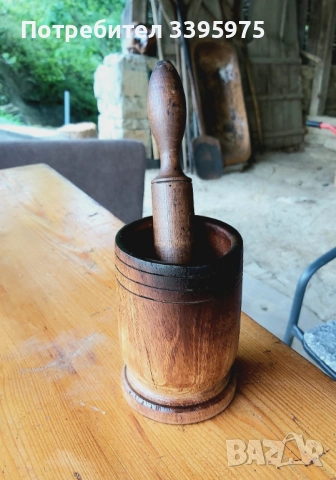 Стар дървен хаван - топлината на миналото във вашия дом