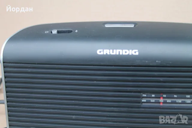 Радио ''Grundig'' , снимка 2 - Радиокасетофони, транзистори - 56483486