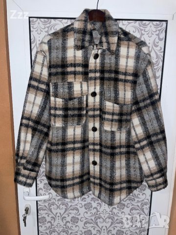 Карирано палто тип риза Bershka, снимка 1 - Палта, манта - 42595887