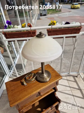 Лампа, снимка 3 - Настолни лампи - 49449339